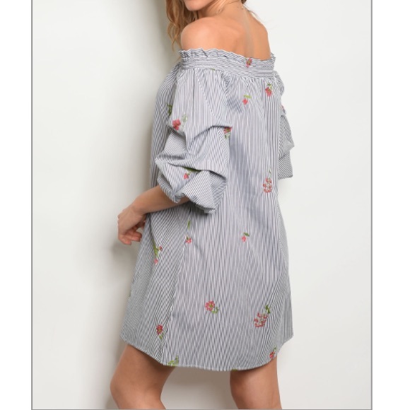 Dress -SOLD - Picture 2 of 2